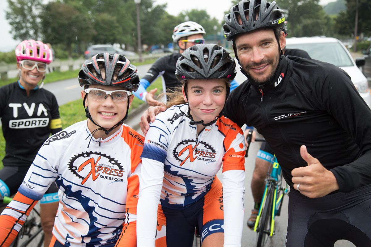 Quebecor cycles with the pros!