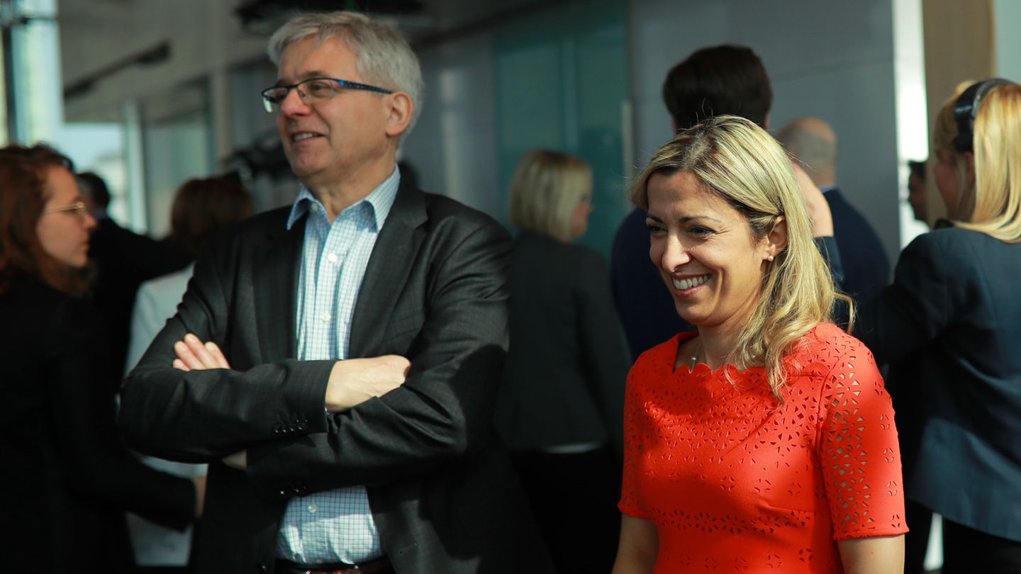 David Messier et Michel Granger du Groupe Sports et divertissement en dicussion lors du Forum des leaders de Québecor